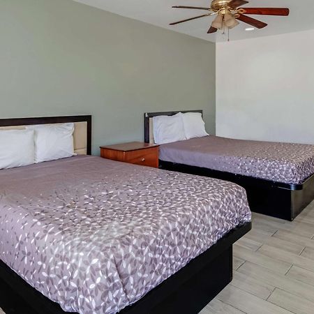 Americas Best Value Inn San Antonio Downtown Riverwalk Exterior photo