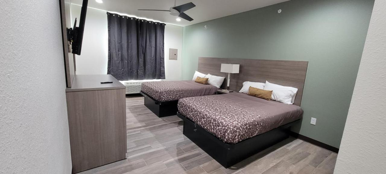 Americas Best Value Inn San Antonio Downtown Riverwalk Exterior photo