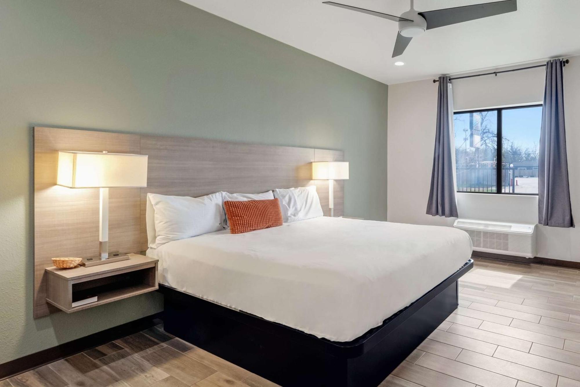 Americas Best Value Inn San Antonio Downtown Riverwalk Exterior photo